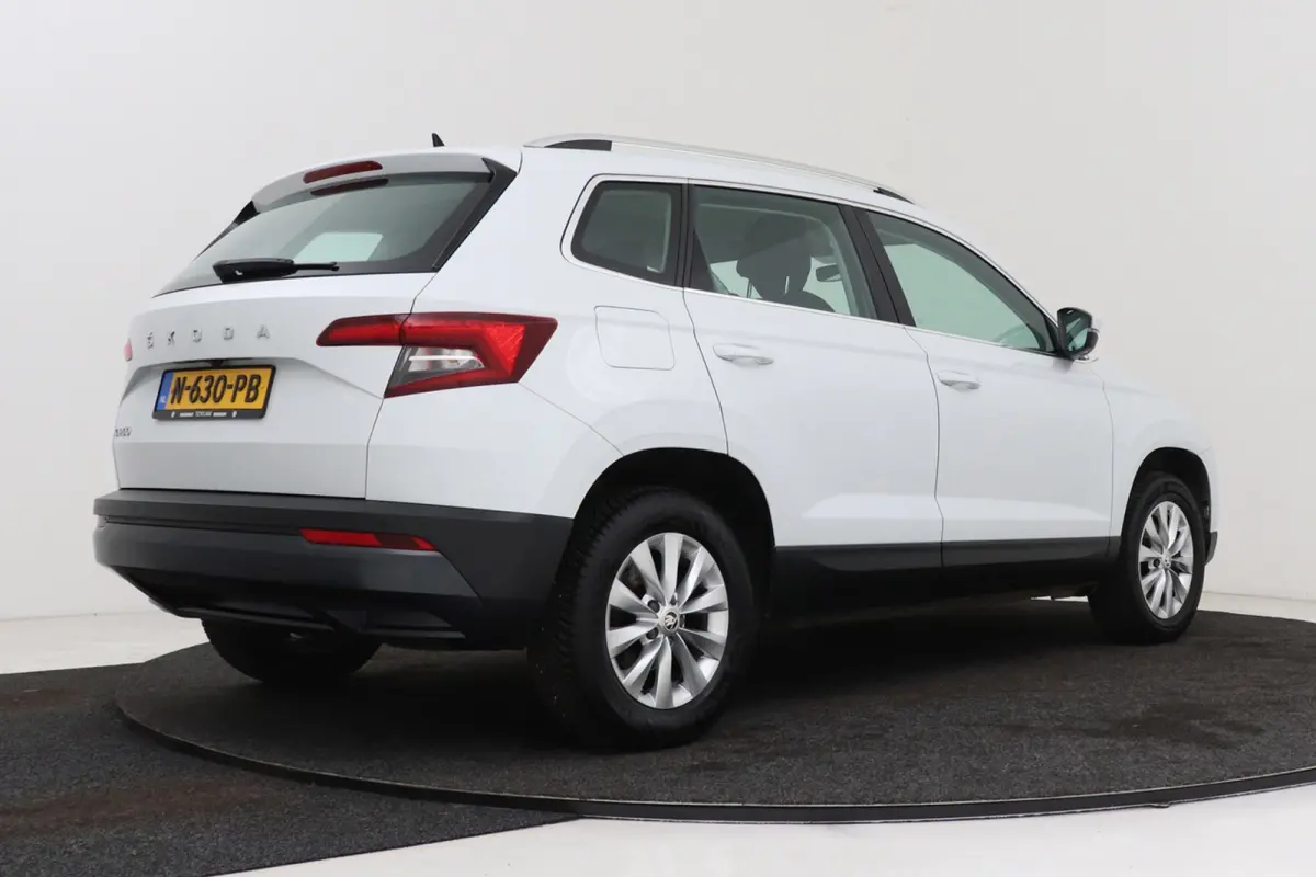 1.0 TSI Business Edition | CarPlay | Camera | Stoelverwarming | Cruise Control |