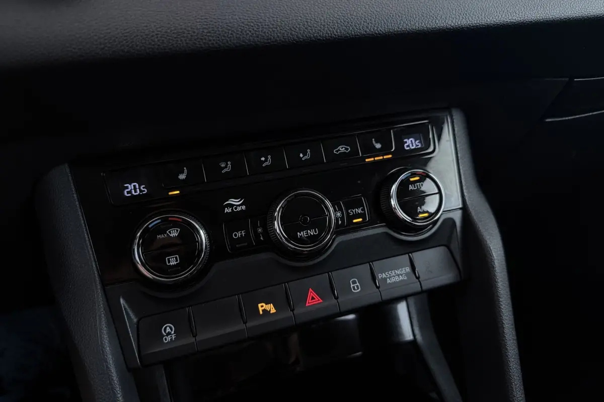 1.0 TSI Business Edition | CarPlay | Camera | Stoelverwarming | Cruise Control |