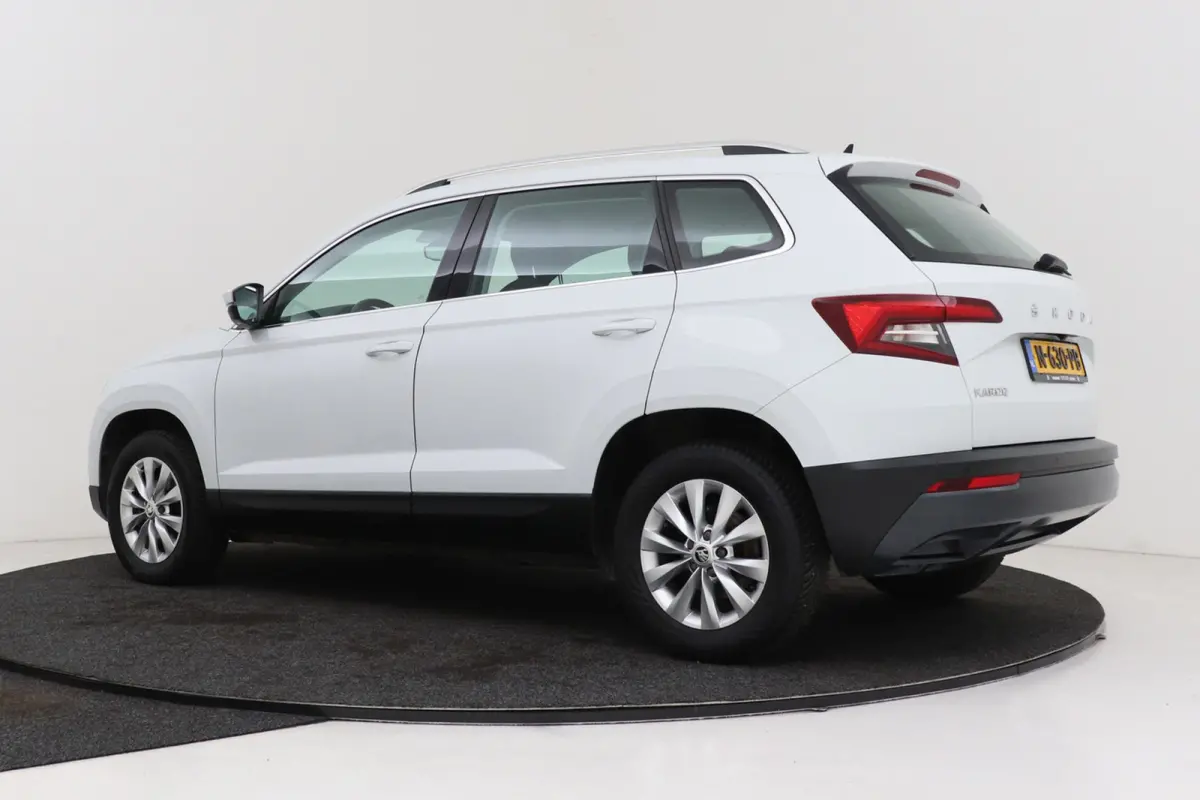 1.0 TSI Business Edition | CarPlay | Camera | Stoelverwarming | Cruise Control |