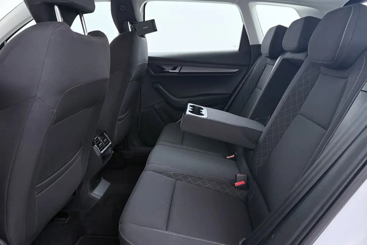 1.0 TSI Business Edition | CarPlay | Camera | Stoelverwarming | Cruise Control |