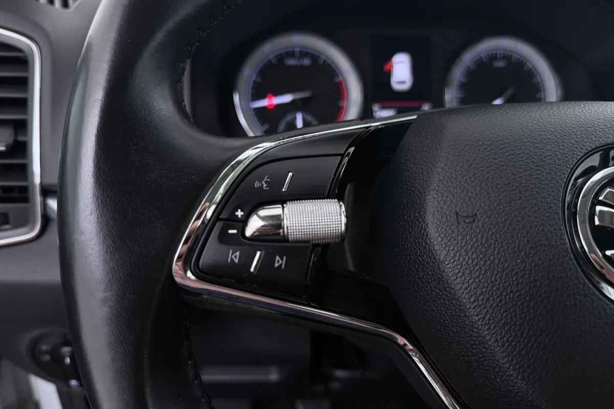 1.0 TSI Business Edition | CarPlay | Camera | Stoelverwarming | Cruise Control |