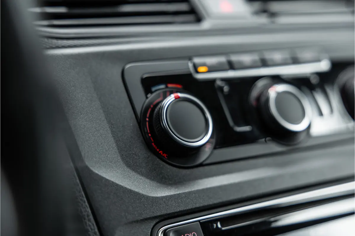 2.0 TDI DSG Highline | CarPlay | Navigatie | MF Stuur | Trekhaak | Lederen bekleding | Airco | Stoelverwarming | PDC | Nieuwe APK