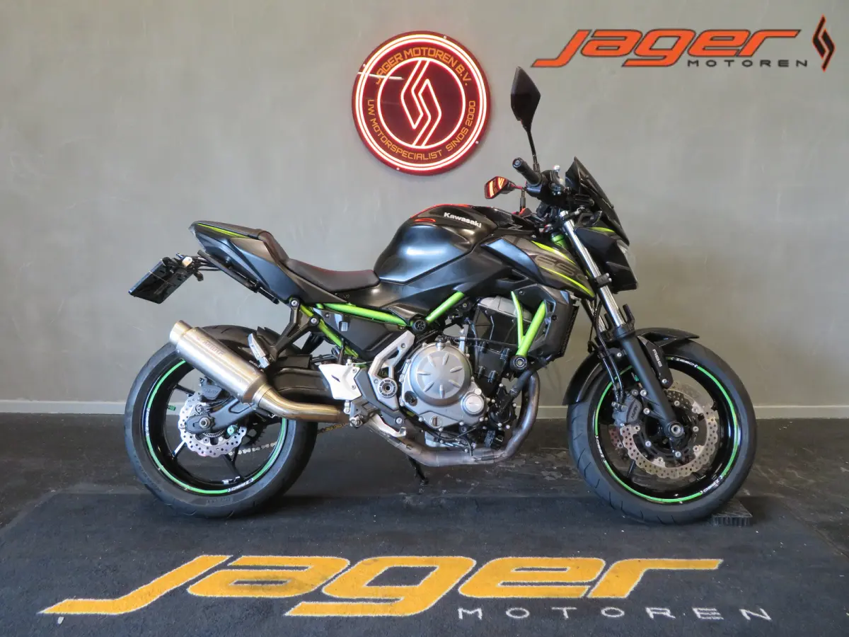 Kawasaki Z 650 2018 Benzine Onbekend leasen