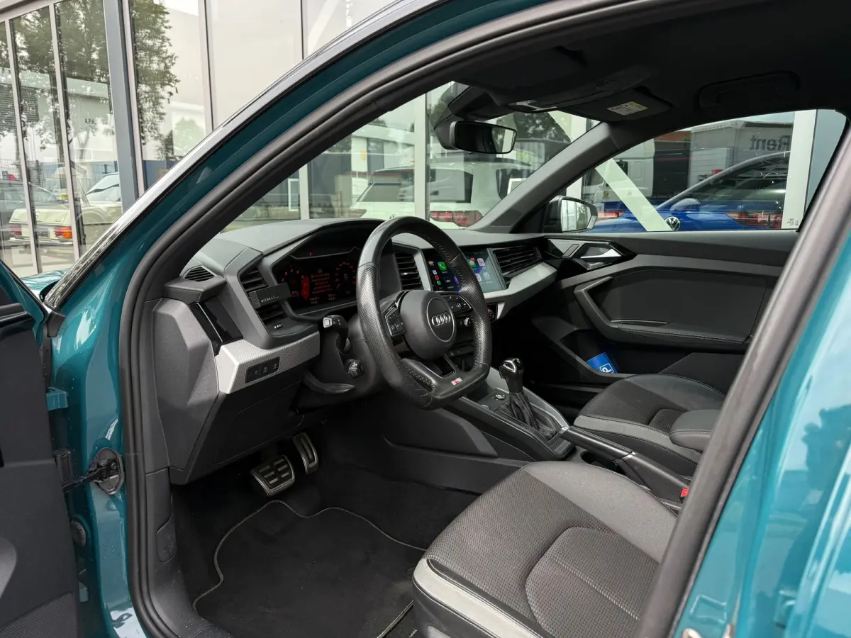 30 TFSI S Line edition one