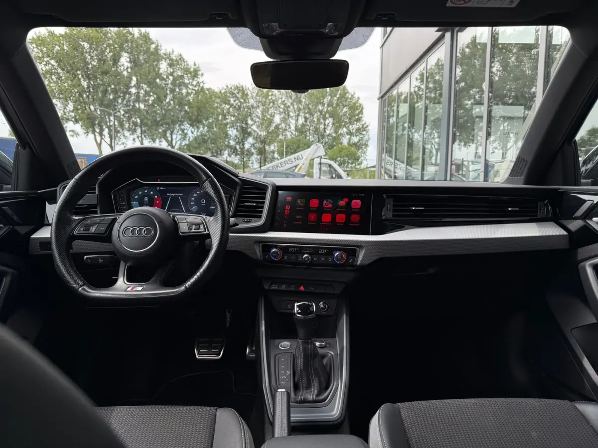 30 TFSI S Line edition one
