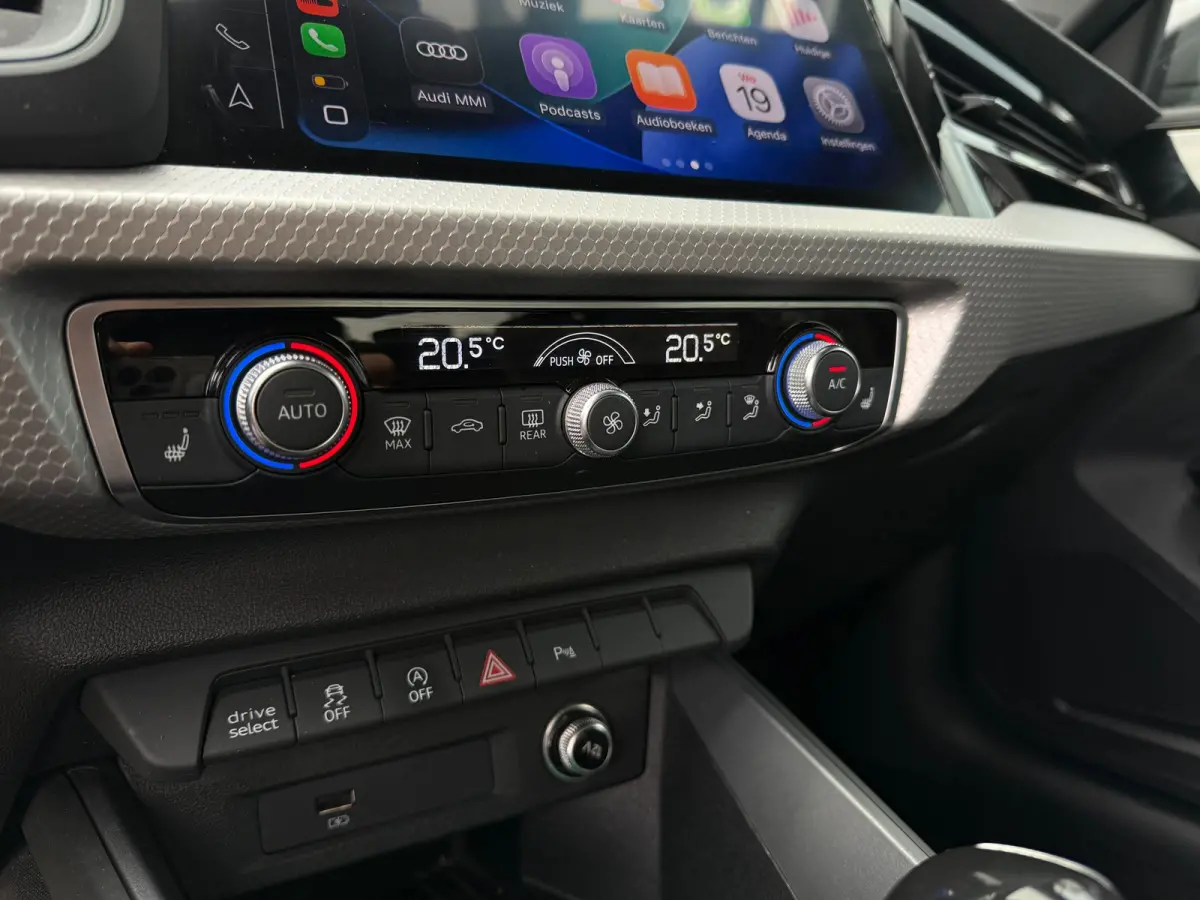 30 TFSI S Line edition one