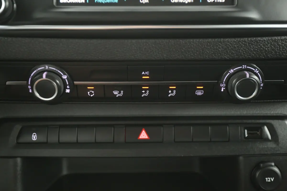 Kombi 75 kWh L3H1 Long Range 8 Zits | Snelladen | SOH 90% | Airco | Camera | Cruise | Parkeersensoren