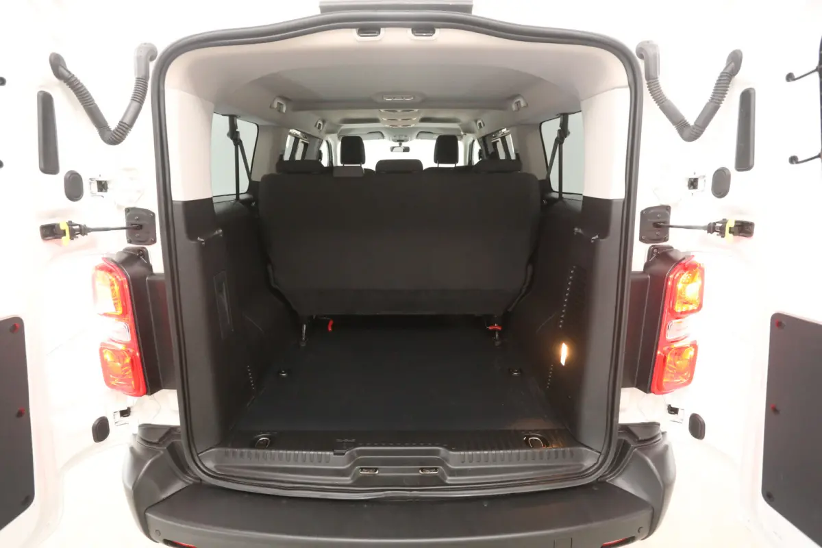 Kombi 75 kWh L3H1 Long Range 8 Zits | Snelladen | SOH 90% | Airco | Camera | Cruise | Parkeersensoren