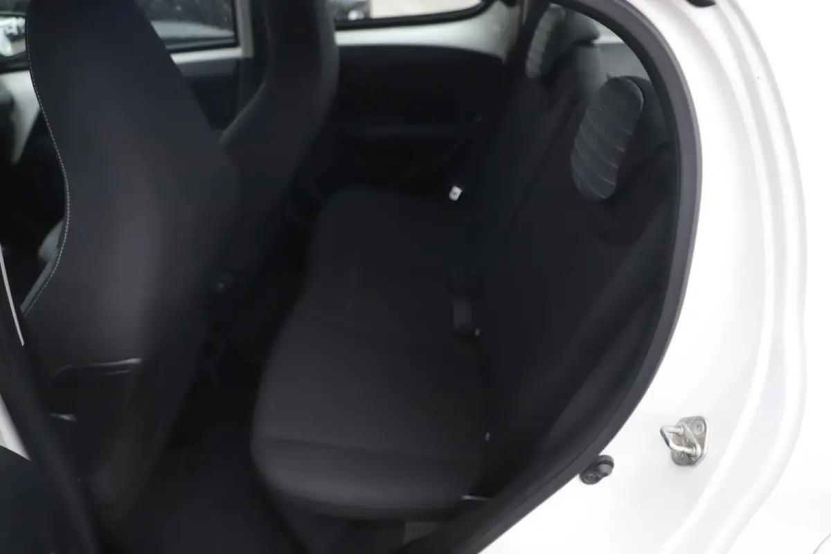 1.0 e-VTi Active Navigatie Achteruitrijcamera Bluetooth Airco Radio