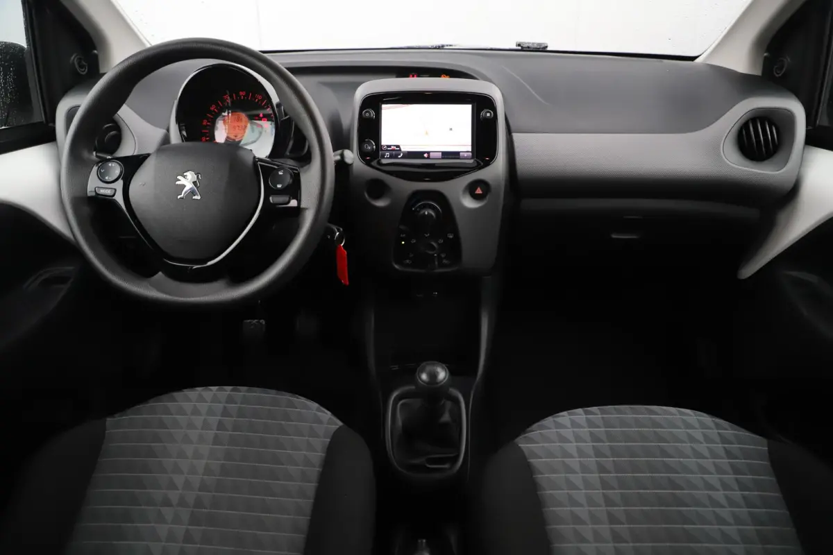 1.0 e-VTi Active Navigatie Achteruitrijcamera Bluetooth Airco Radio