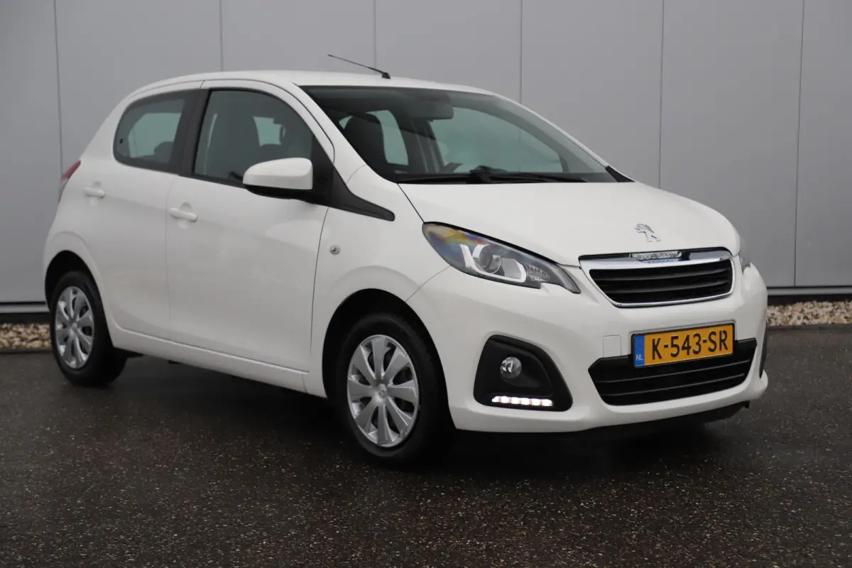 1.0 e-VTi Active Navigatie Achteruitrijcamera Bluetooth Airco Radio