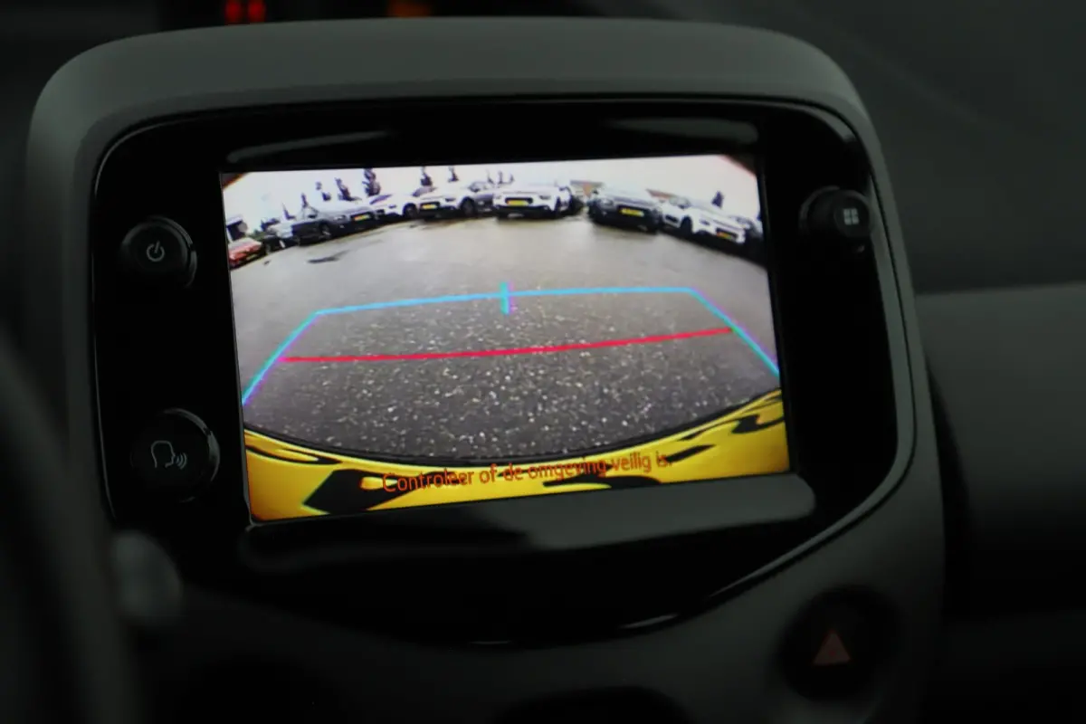 1.0 e-VTi Active Navigatie Achteruitrijcamera Bluetooth Airco Radio
