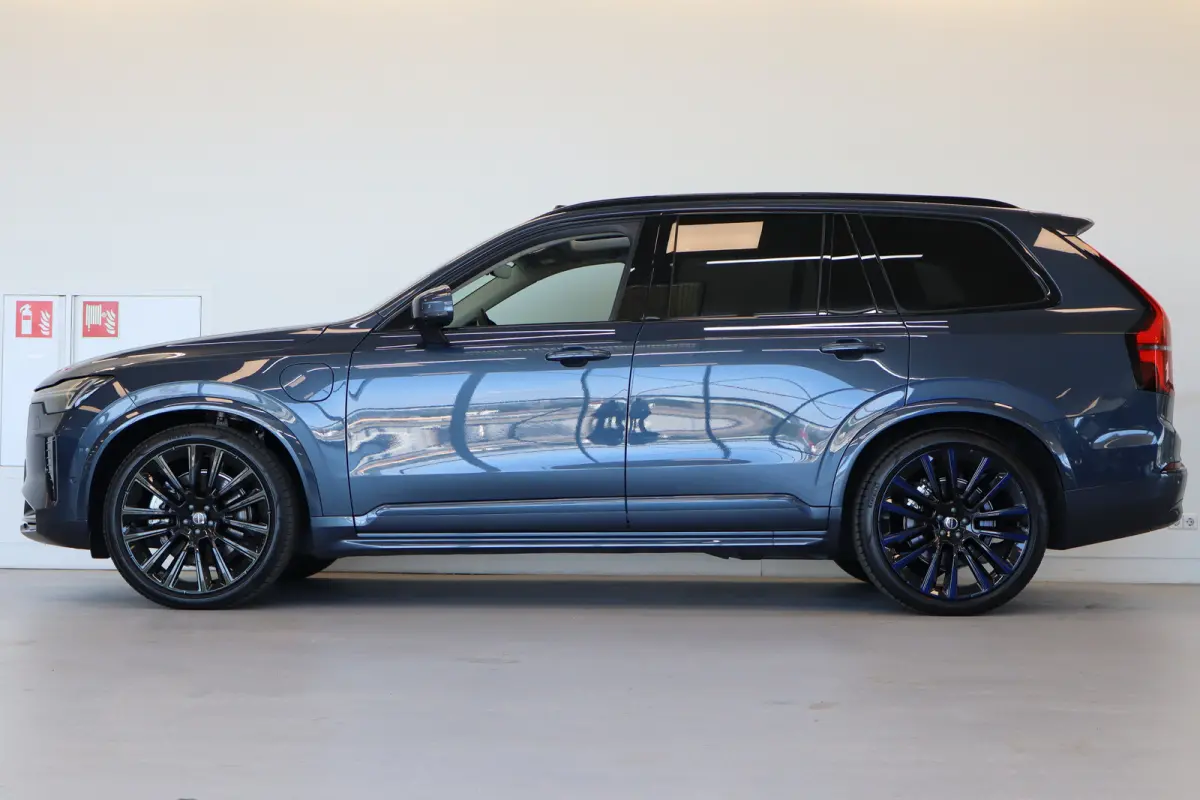 T8 455PK AWD Ultra Dark | Full options! | B&W | Luchtvering | 22" | Massage/ventilatie | Trekhaak