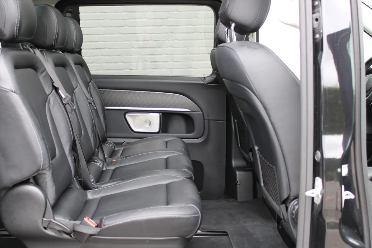300d / AMG / DC / 4-Matic / Luchtvering / Pano / Burmester / Vol Opties / NIEUWSTAAT.