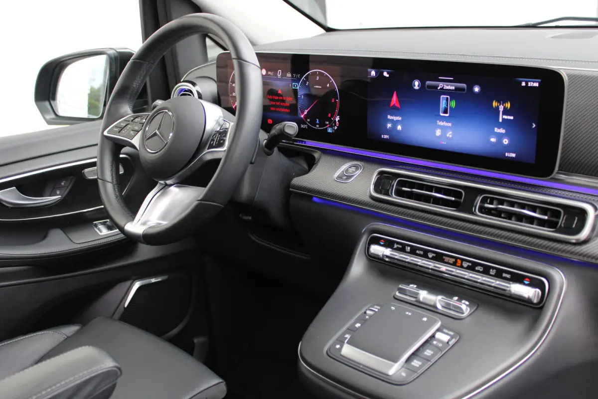 300d / AMG / DC / 4-Matic / Luchtvering / Pano / Burmester / Vol Opties / NIEUWSTAAT.