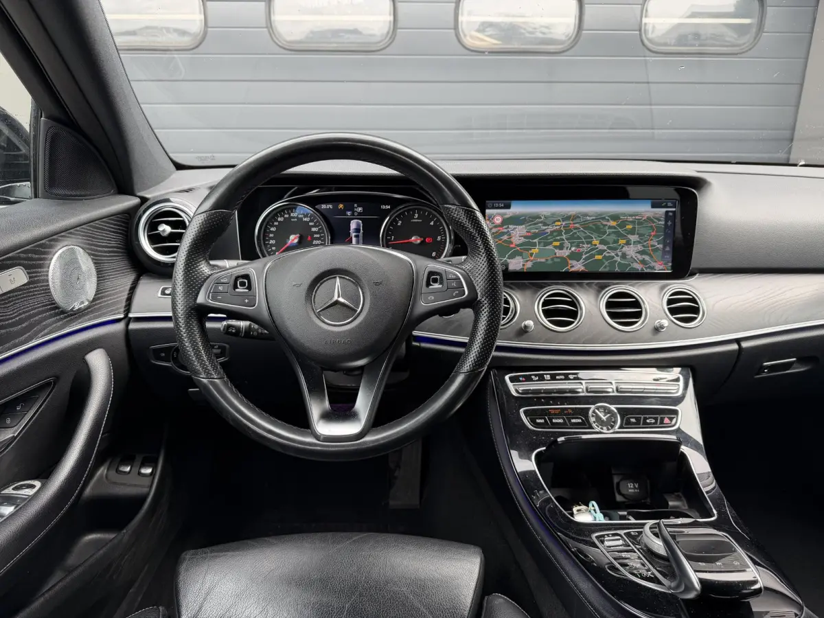220 d Business | Camera | Navigatie | Burmester | Sfeerverlichting |
