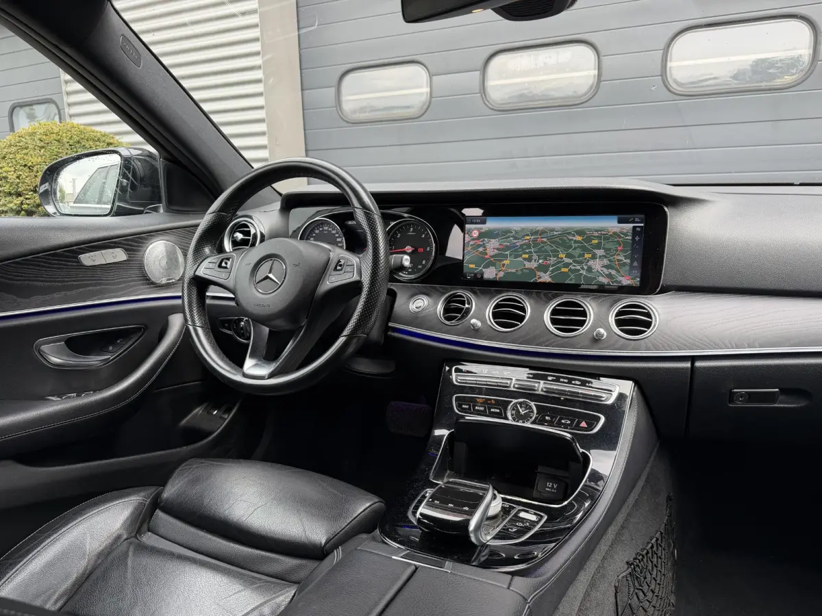 220 d Business | Camera | Navigatie | Burmester | Sfeerverlichting |