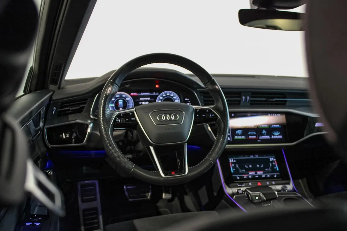 55 TFSI e quattro Competition PANO | TREKH
