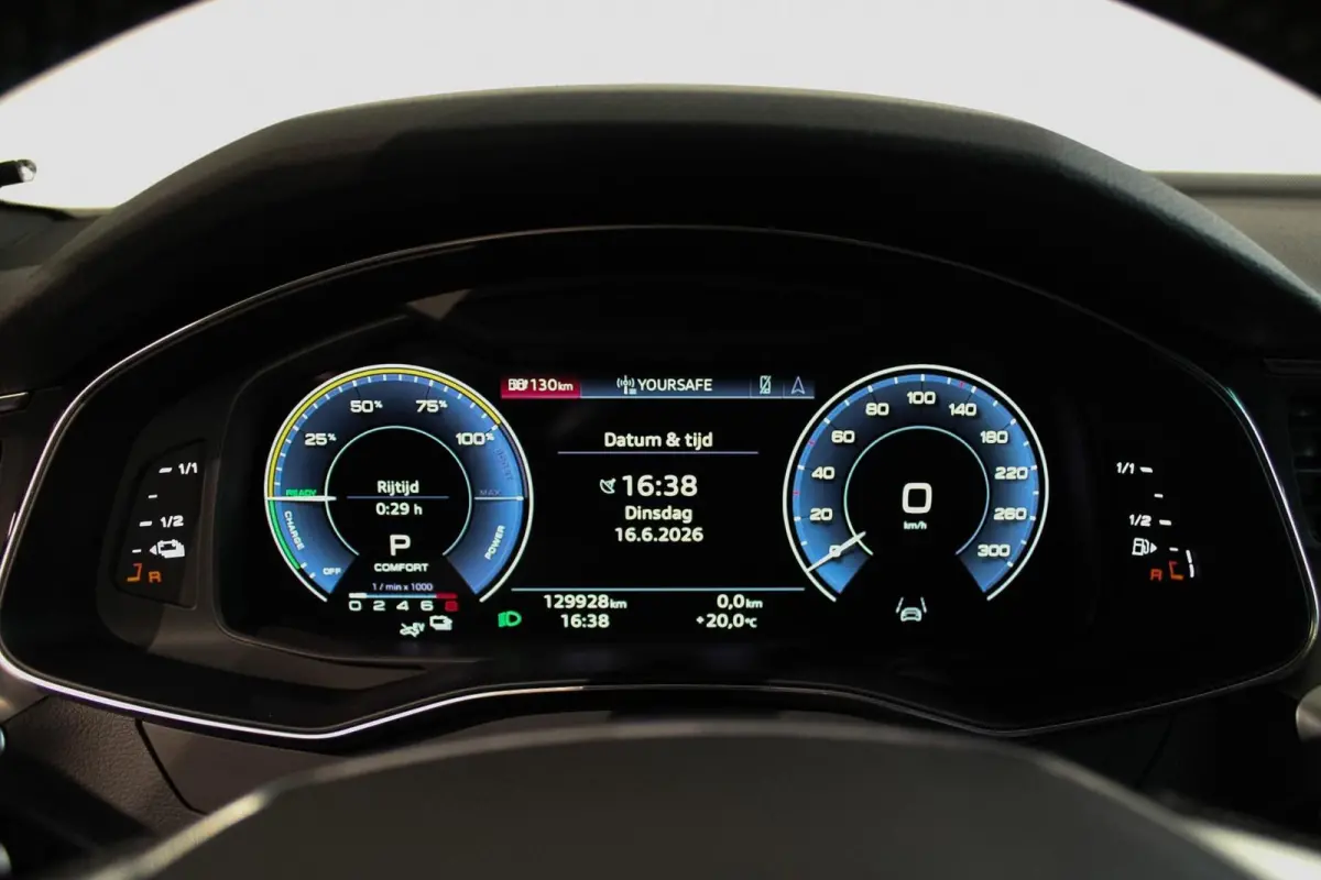 55 TFSI e quattro Competition PANO | TREKH
