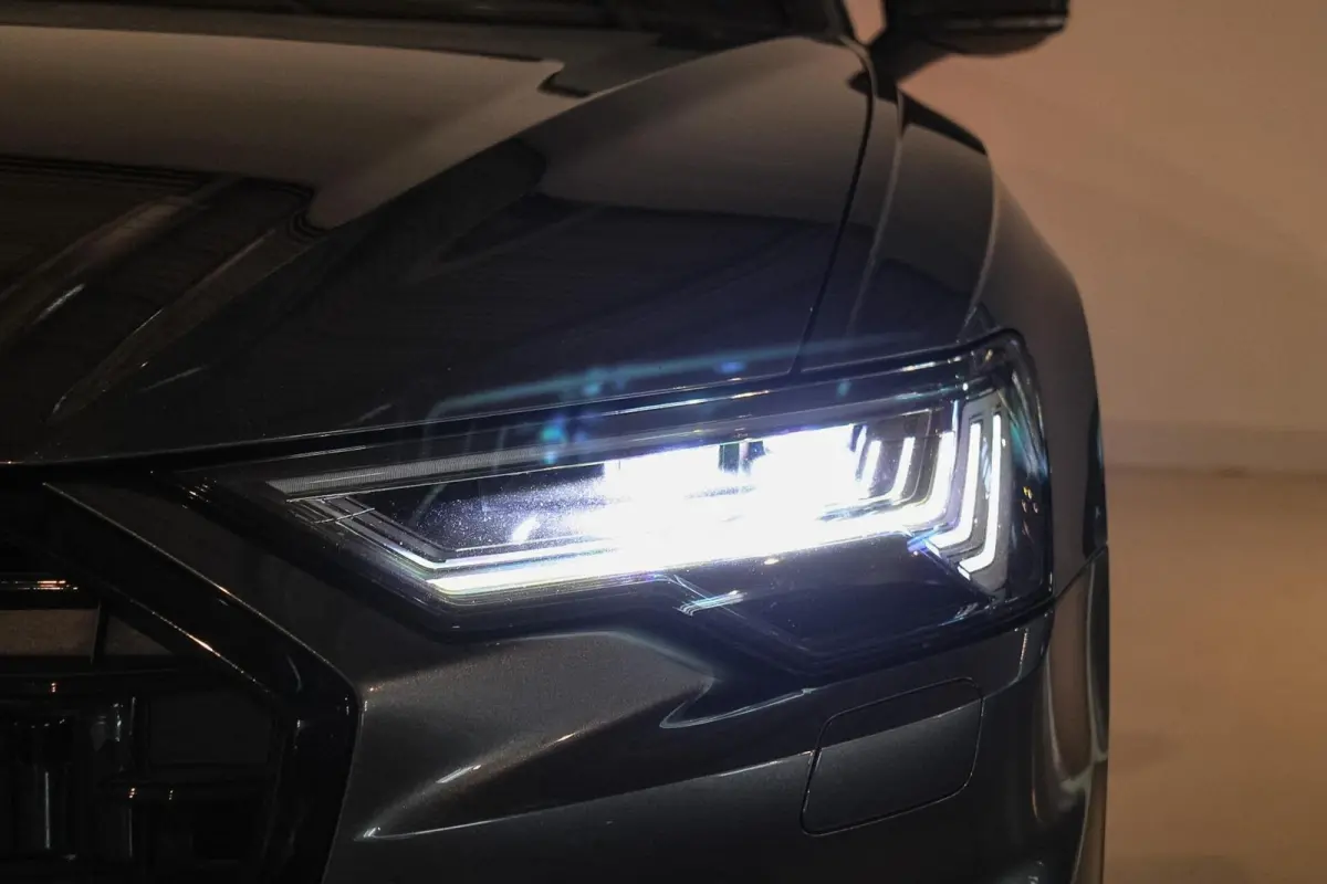 55 TFSI e quattro Competition PANO | TREKH