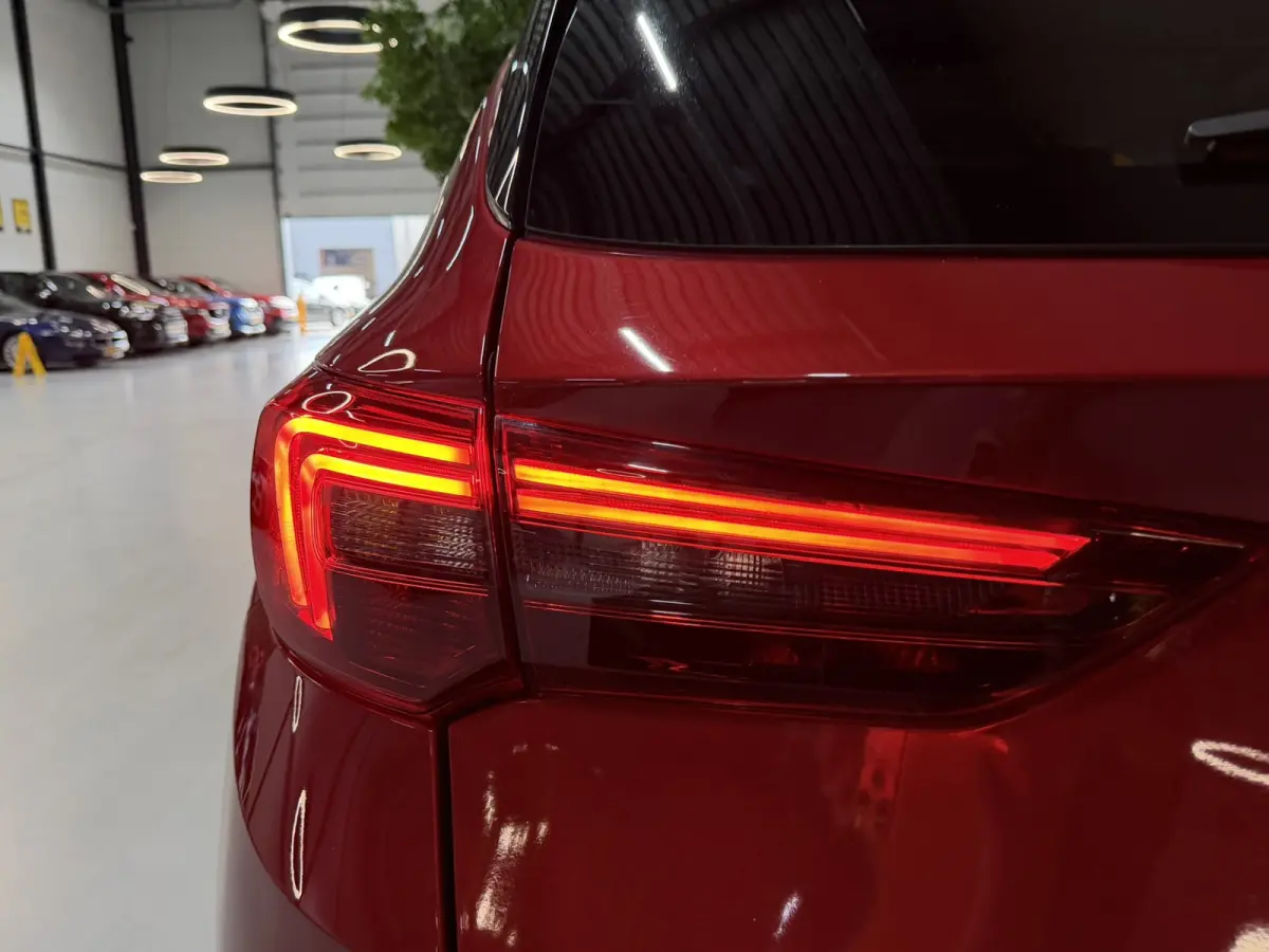 1.6 Turbo Plug-In Hybrid GS Line 224PK Bi-Color|ACC Autopilot|360°|Stoel+Stuurverwarming|Dodehoek|LED|Navi|Rijklaar