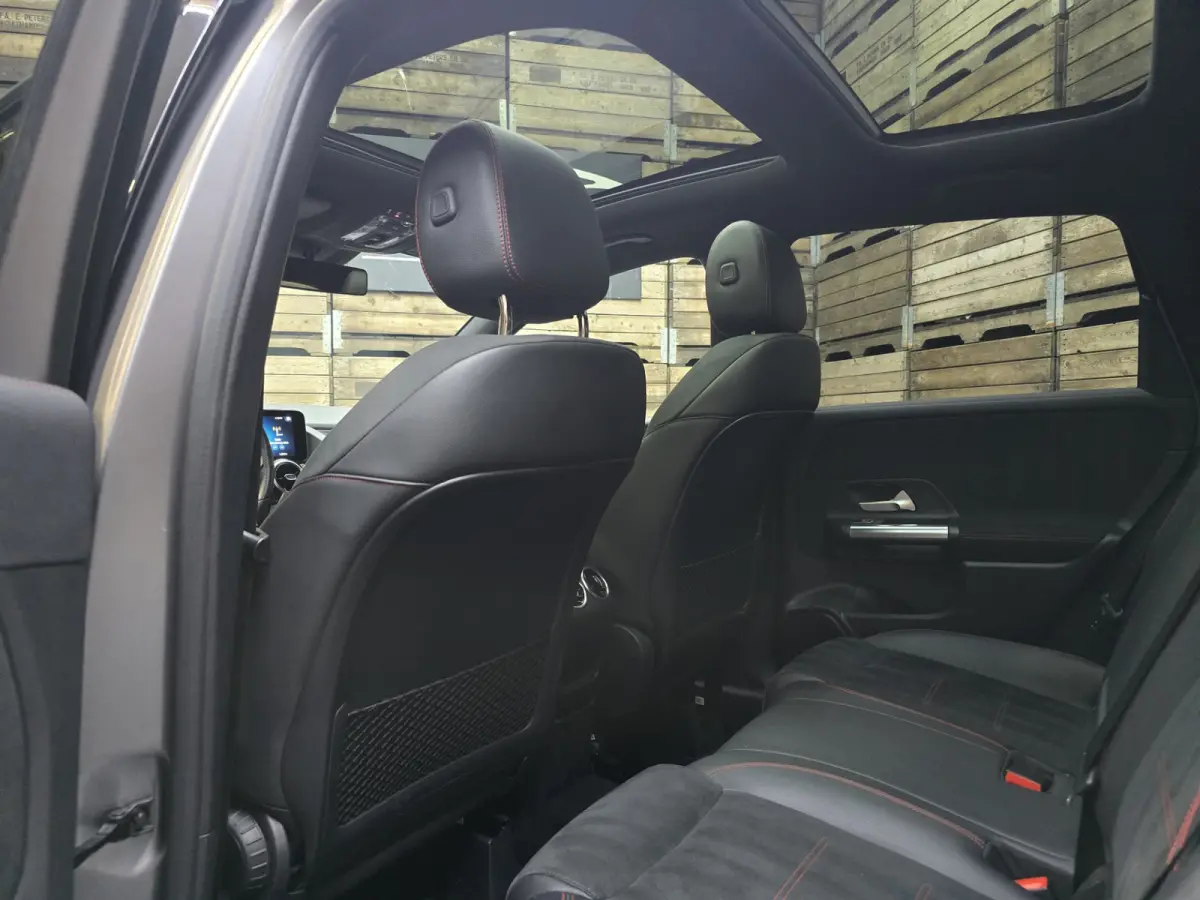 200 Business Solution AMG Pano Navi Camera Trekhaak Clima Cruiise LM