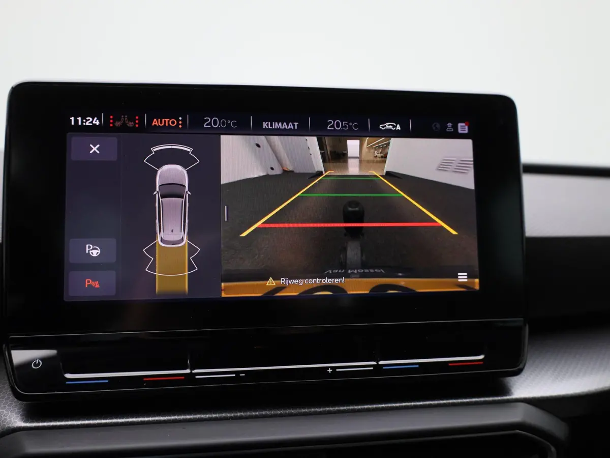 1.5 TSI Style Business Intense | Apple Carplay / Android Auto | Climate Control | Parkeersensoren | Achteruitrijcamera | Trekhaak |