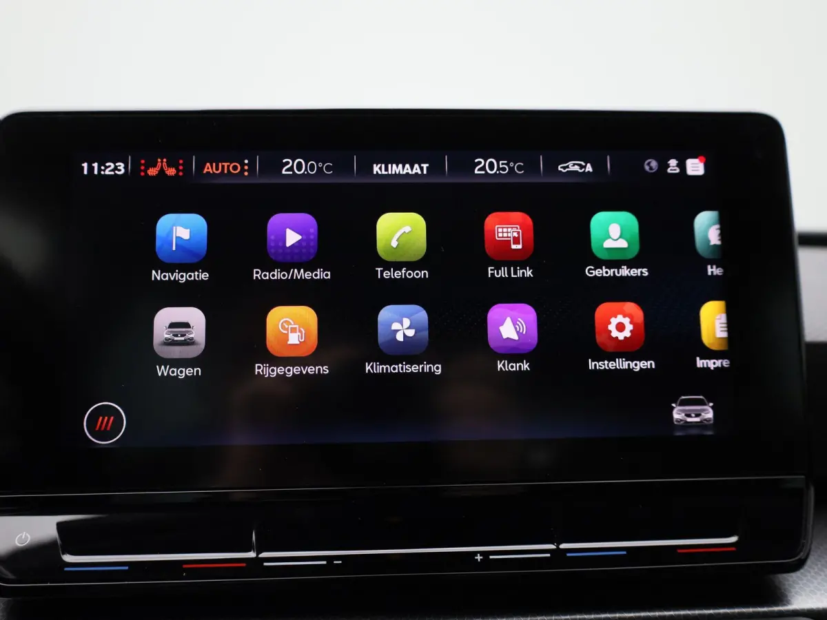 1.5 TSI Style Business Intense | Apple Carplay / Android Auto | Climate Control | Parkeersensoren | Achteruitrijcamera | Trekhaak |