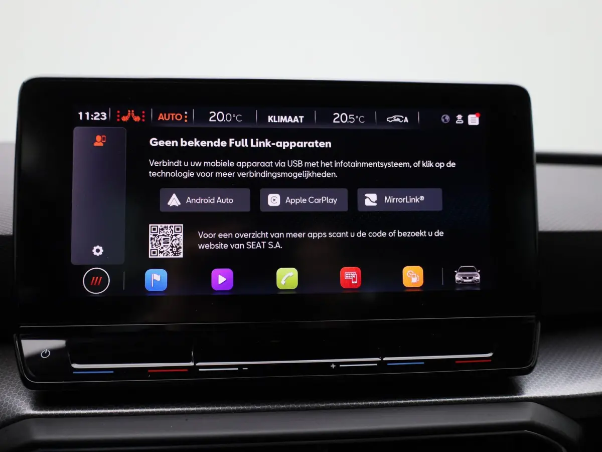 1.5 TSI Style Business Intense | Apple Carplay / Android Auto | Climate Control | Parkeersensoren | Achteruitrijcamera | Trekhaak |