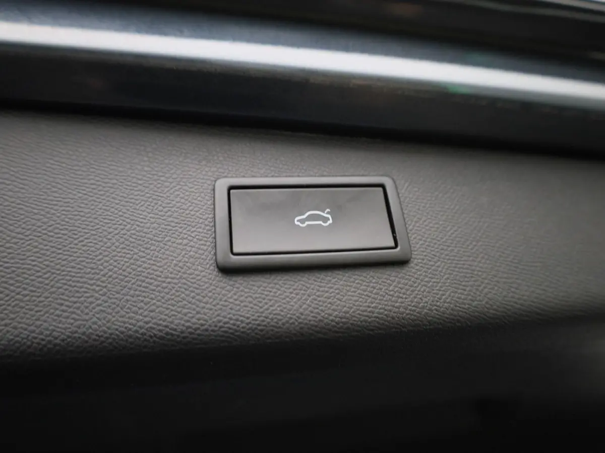 1.5 TSI Style Business Intense | Apple Carplay / Android Auto | Climate Control | Parkeersensoren | Achteruitrijcamera | Trekhaak |