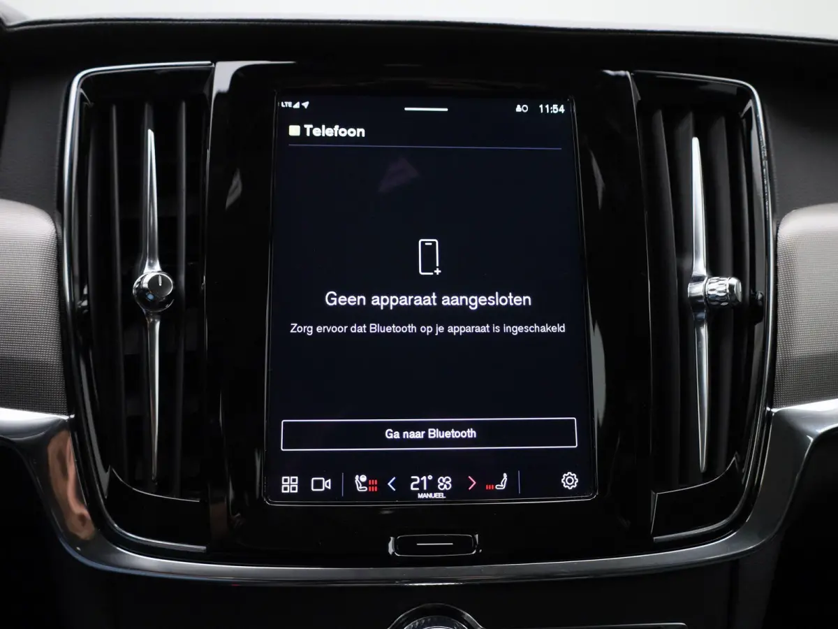 T6 PHEV Plus Dark Aut. | Apple Carplay / Android Auto | Stoelverwarming | Harman / Kardon | Stuurverwarming | Parkeersensoren | Achteruitrijcamera |