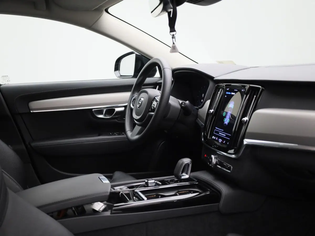 T6 PHEV Plus Dark Aut. | Apple Carplay / Android Auto | Stoelverwarming | Harman / Kardon | Stuurverwarming | Parkeersensoren | Achteruitrijcamera |