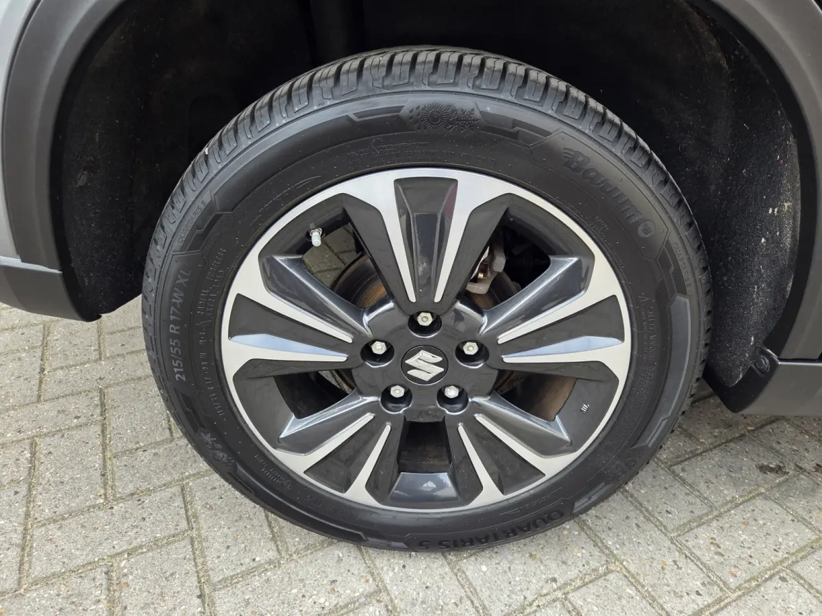 1.5 Hybrid Style Automaat/ Schuifdak/ Parkeersensoren voor + achter/ Trekhaak/ Navi/ Rijklaarprijs!
