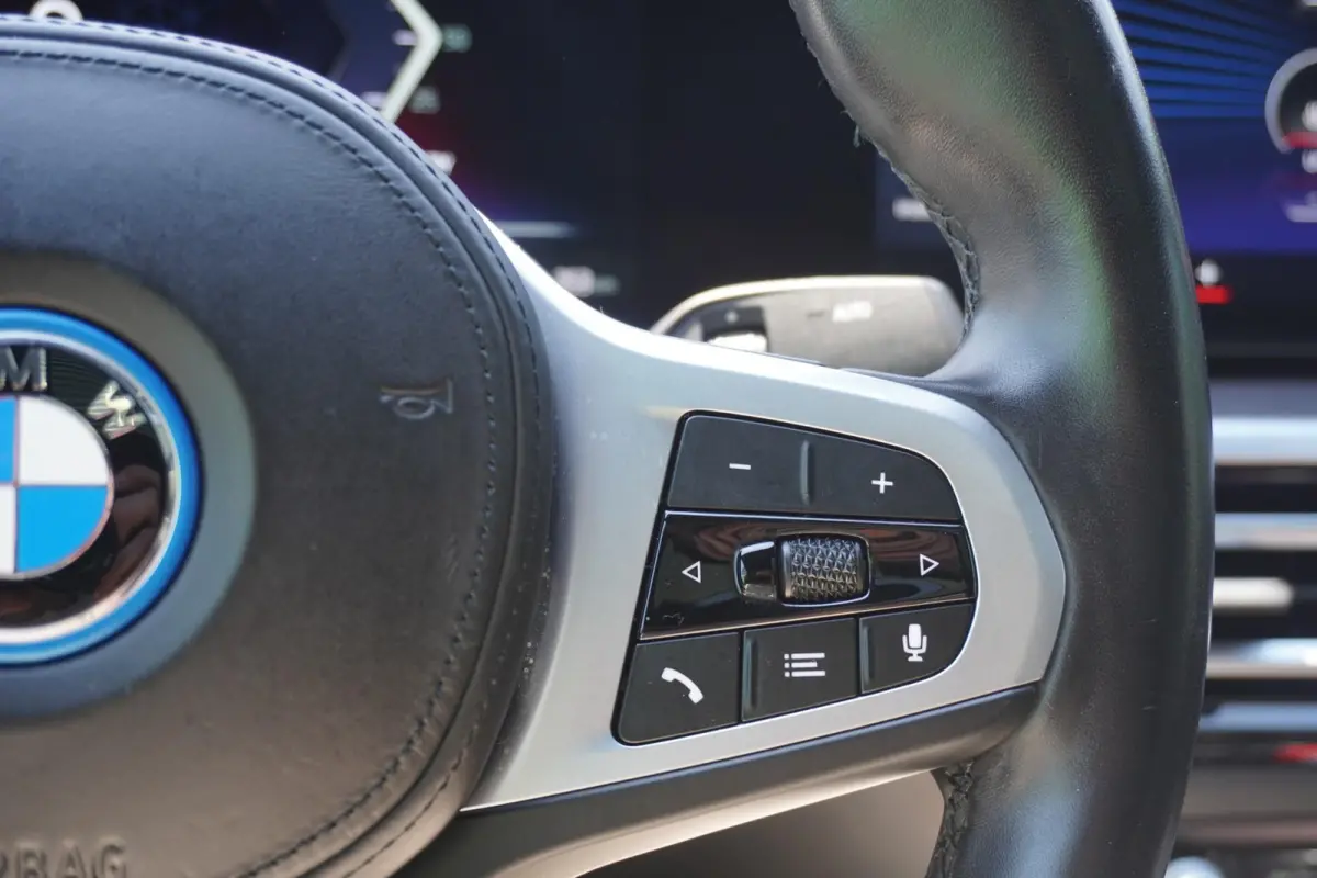 eDrive40 340pk High Executive 84 kWh | SoH 94% | M-Sport | Panoramadak | Adaptive Cruise | Stoelverwarming | Apple CarPlay