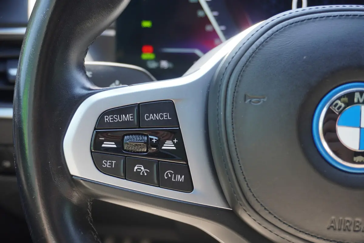 eDrive40 340pk High Executive 84 kWh | SoH 94% | M-Sport | Panoramadak | Adaptive Cruise | Stoelverwarming | Apple CarPlay