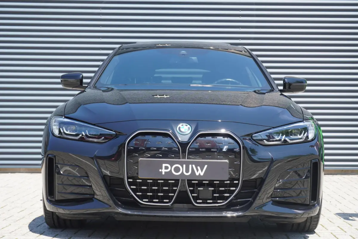 eDrive40 340pk High Executive 84 kWh | SoH 94% | M-Sport | Panoramadak | Adaptive Cruise | Stoelverwarming | Apple CarPlay