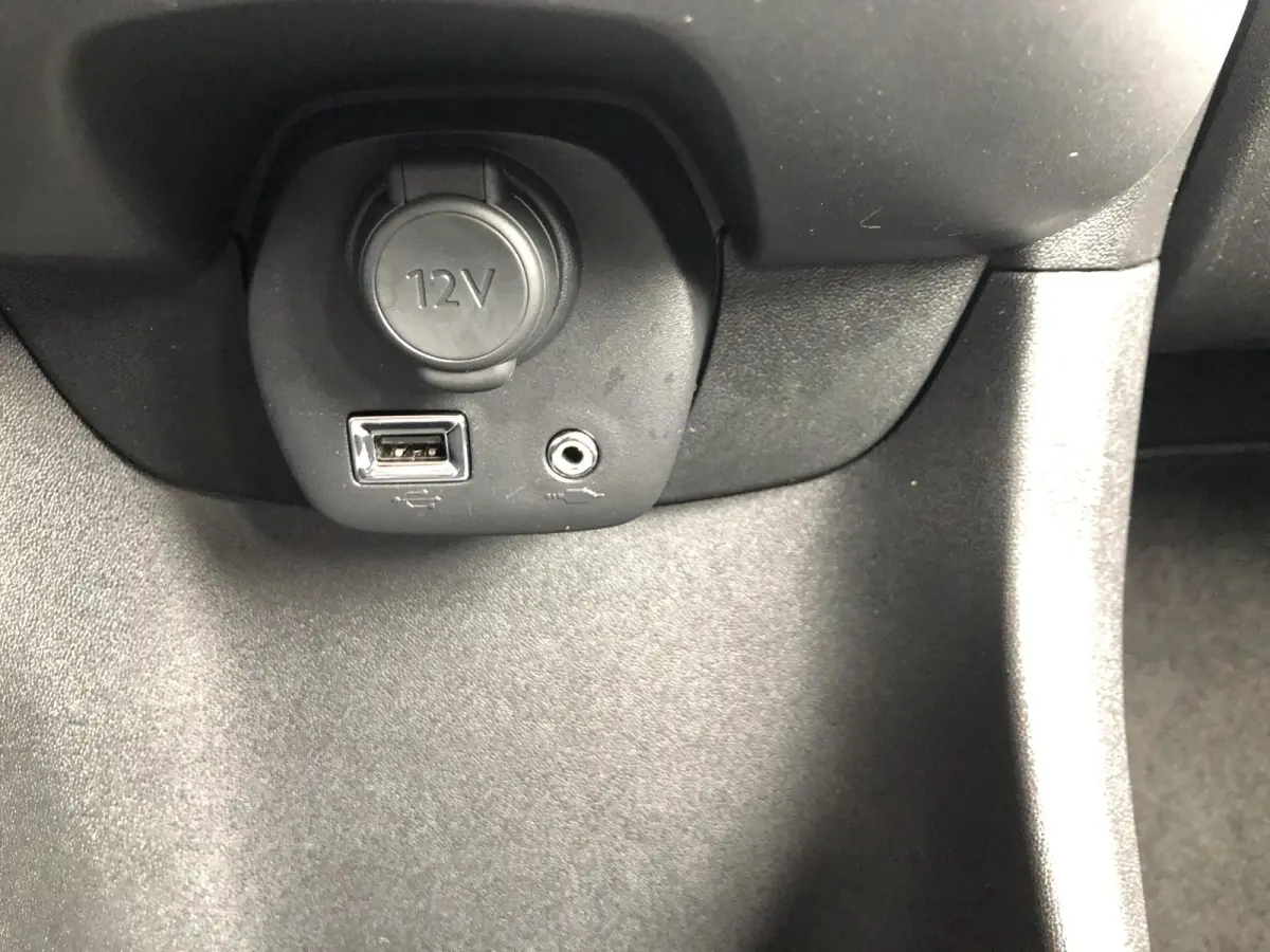1.0 VVT-i x-play 5-drs AIRCO|APPLE/ANDROID|CAMERA|DAB|CRUISE CONTROL|BLUETOOTH|USB