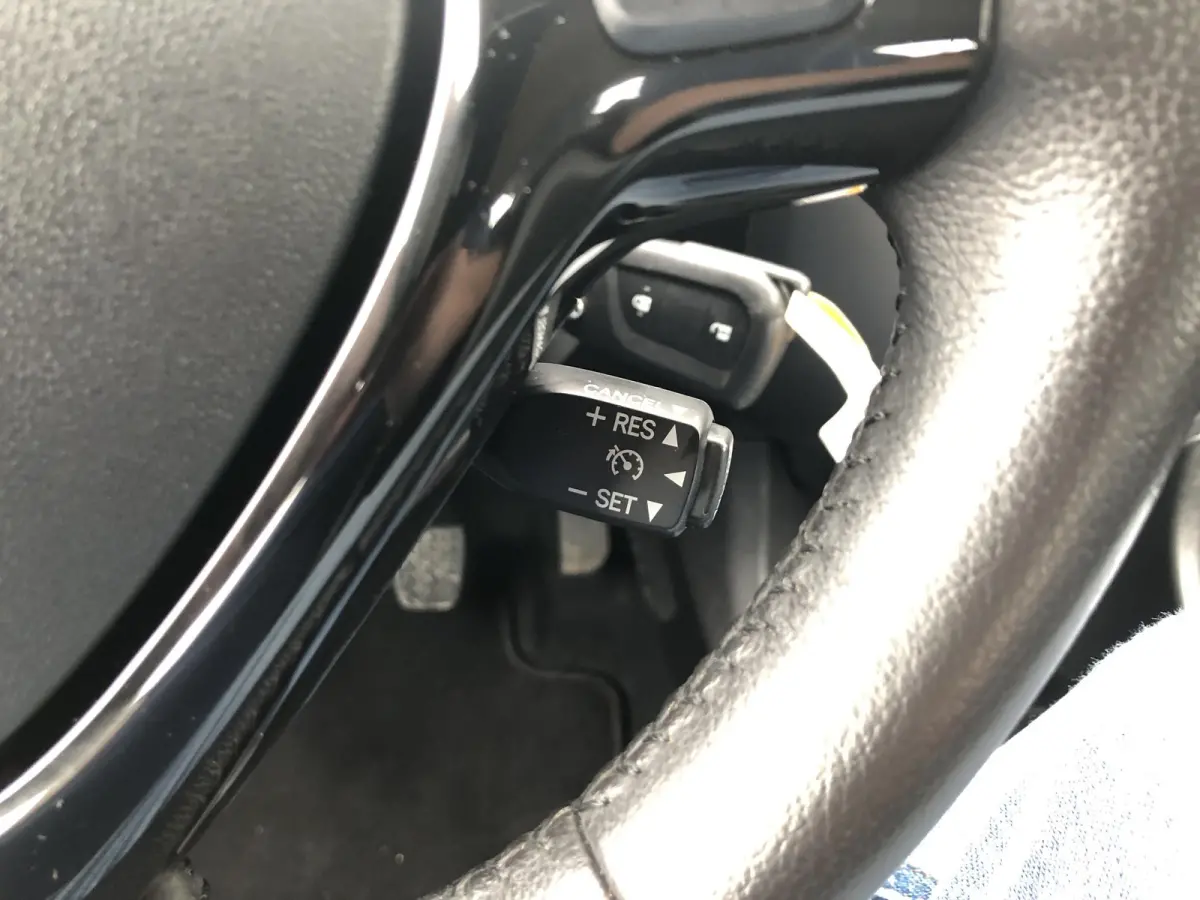 1.0 VVT-i x-play 5-drs AIRCO|APPLE/ANDROID|CAMERA|DAB|CRUISE CONTROL|BLUETOOTH|USB