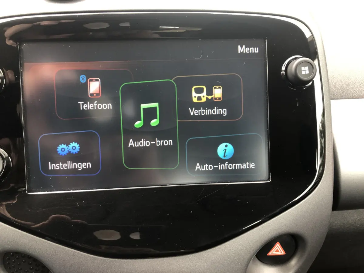 1.0 VVT-i x-play 5-drs AIRCO|APPLE/ANDROID|CAMERA|DAB|CRUISE CONTROL|BLUETOOTH|USB