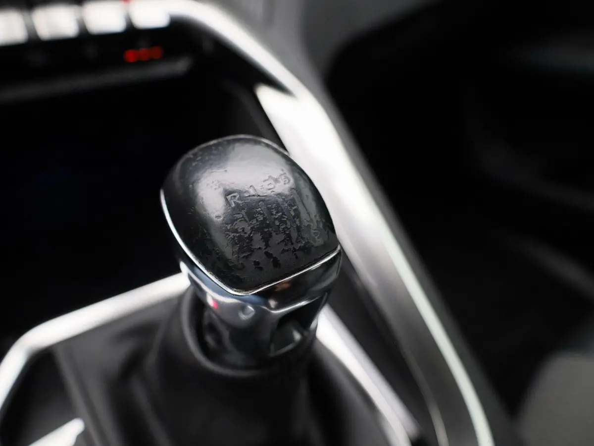 1.2 PureTech 96kW S&S Allure | Climate Control | Stoelverwarming | Achteruitrijcamera | Parkeersensoren |