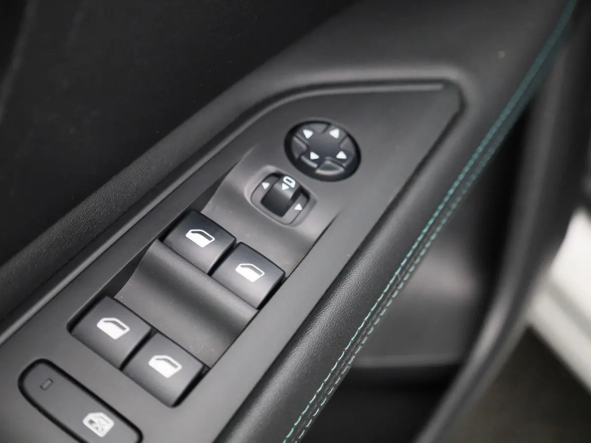 1.2 PureTech 96kW S&S Allure | Climate Control | Stoelverwarming | Achteruitrijcamera | Parkeersensoren |