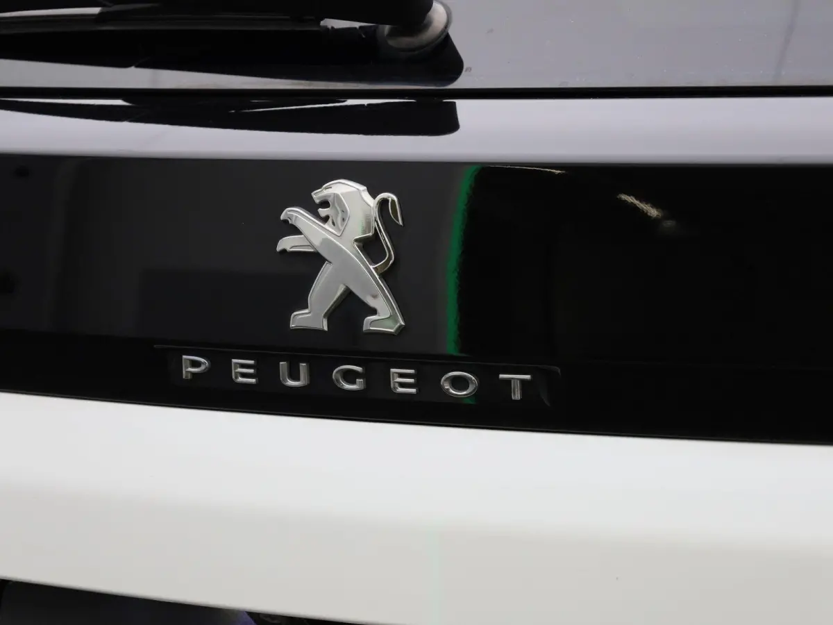 1.2 PureTech 96kW S&S Allure | Climate Control | Stoelverwarming | Achteruitrijcamera | Parkeersensoren |