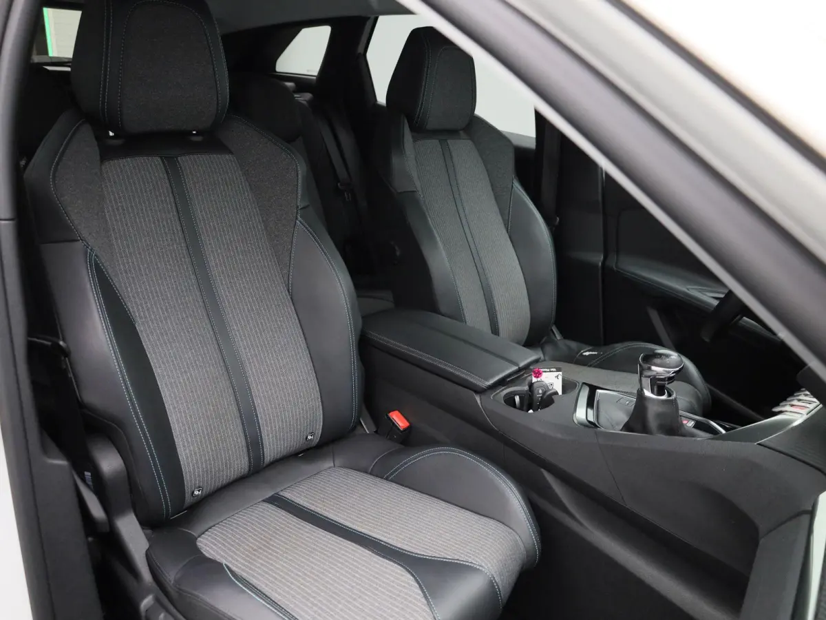 1.2 PureTech 96kW S&S Allure | Climate Control | Stoelverwarming | Achteruitrijcamera | Parkeersensoren |