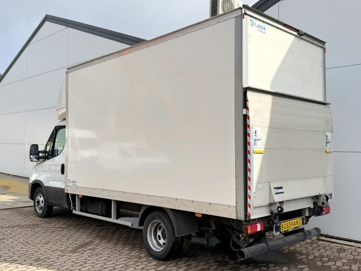 35C16 3.0 160PK Bakwagen Laadklep Zijdeur Camera Climate Control Bluetooth Meubelbak Koffer