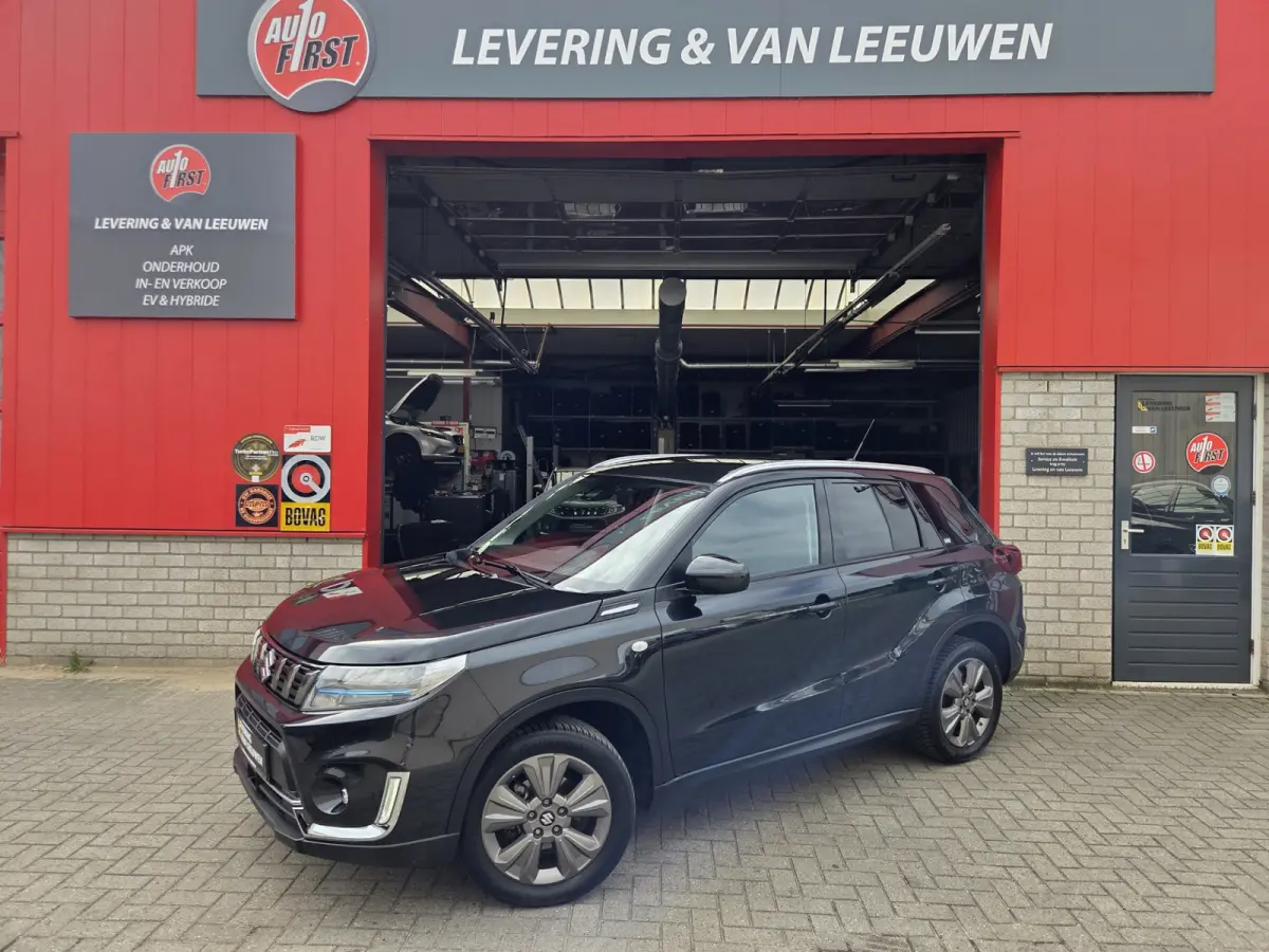 1.5 Hybrid Select Automaat/ Stoelverwarming/ Camera/ Trekhaak afneembaar/ Android auto-apple carplay/ Rijklaarprijs!