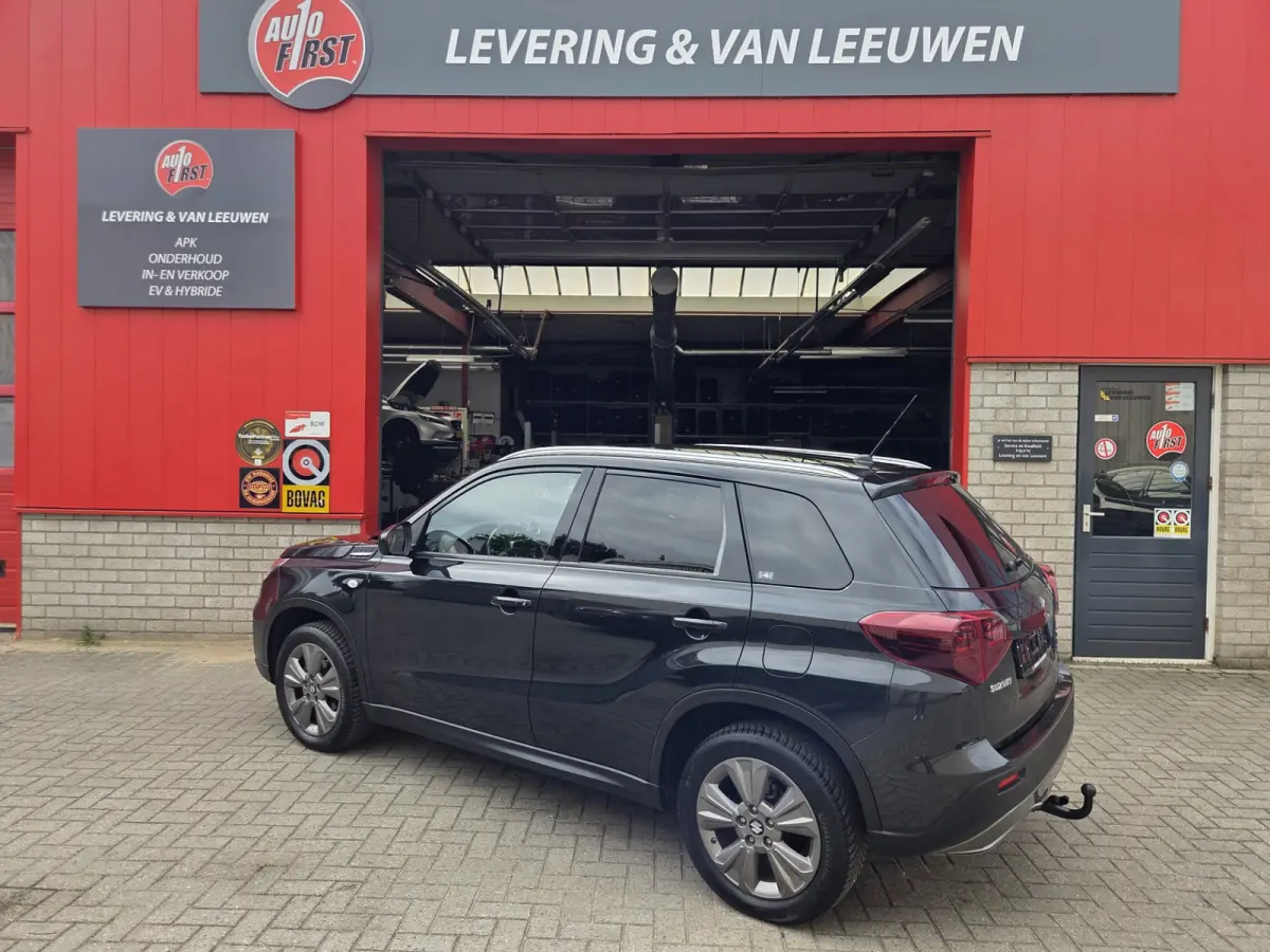 1.5 Hybrid Select Automaat/ Stoelverwarming/ Camera/ Trekhaak afneembaar/ Android auto-apple carplay/ Rijklaarprijs!