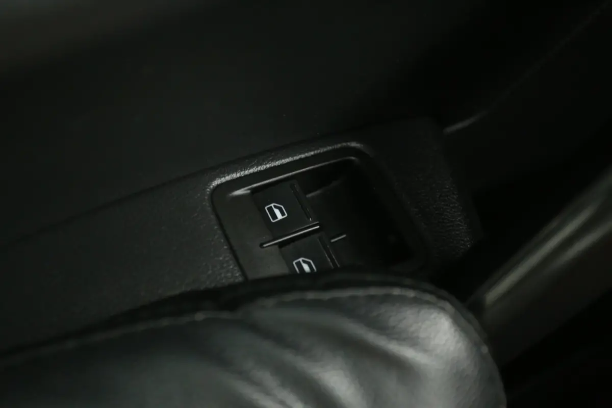 1.6 TDI 102PK | Automaat | Airco | Cruise | Trekhaak | Parkeersens. | 2xSchuifdeur