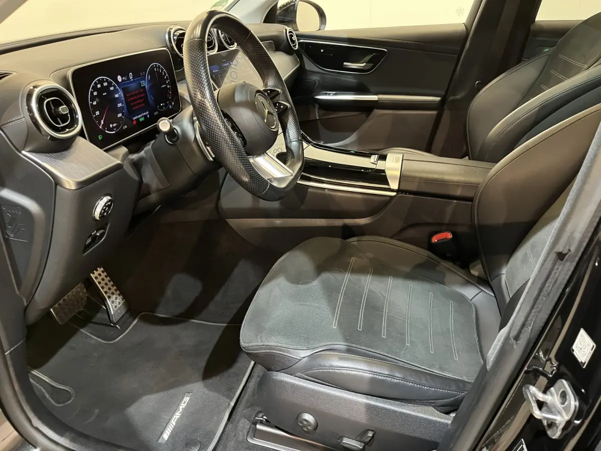 4MATIC AMG Line / Pano. Schuifdak / 360 Camera / 20" LMV / Trekhaak Elek. / LED / Digital Light / BTW-auto !!