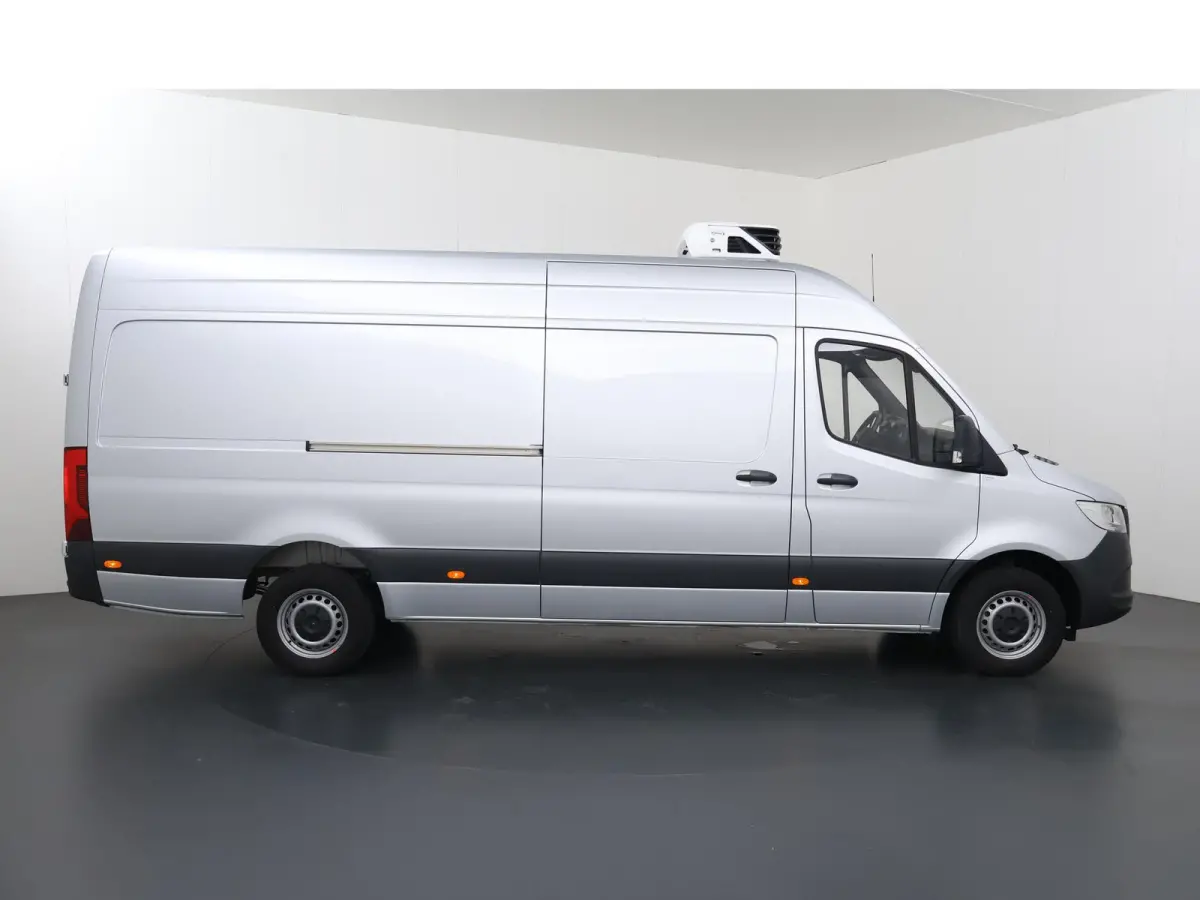317 CDI L3 H2 | Aut. | Koelwagen | Navigatie | Parkeercamera | Airco | Keyless Go | Cruise Control | Koelwagen | Carrier | Comfortstoel en bijrijdersbank | Certified | Koel | Koelauto |