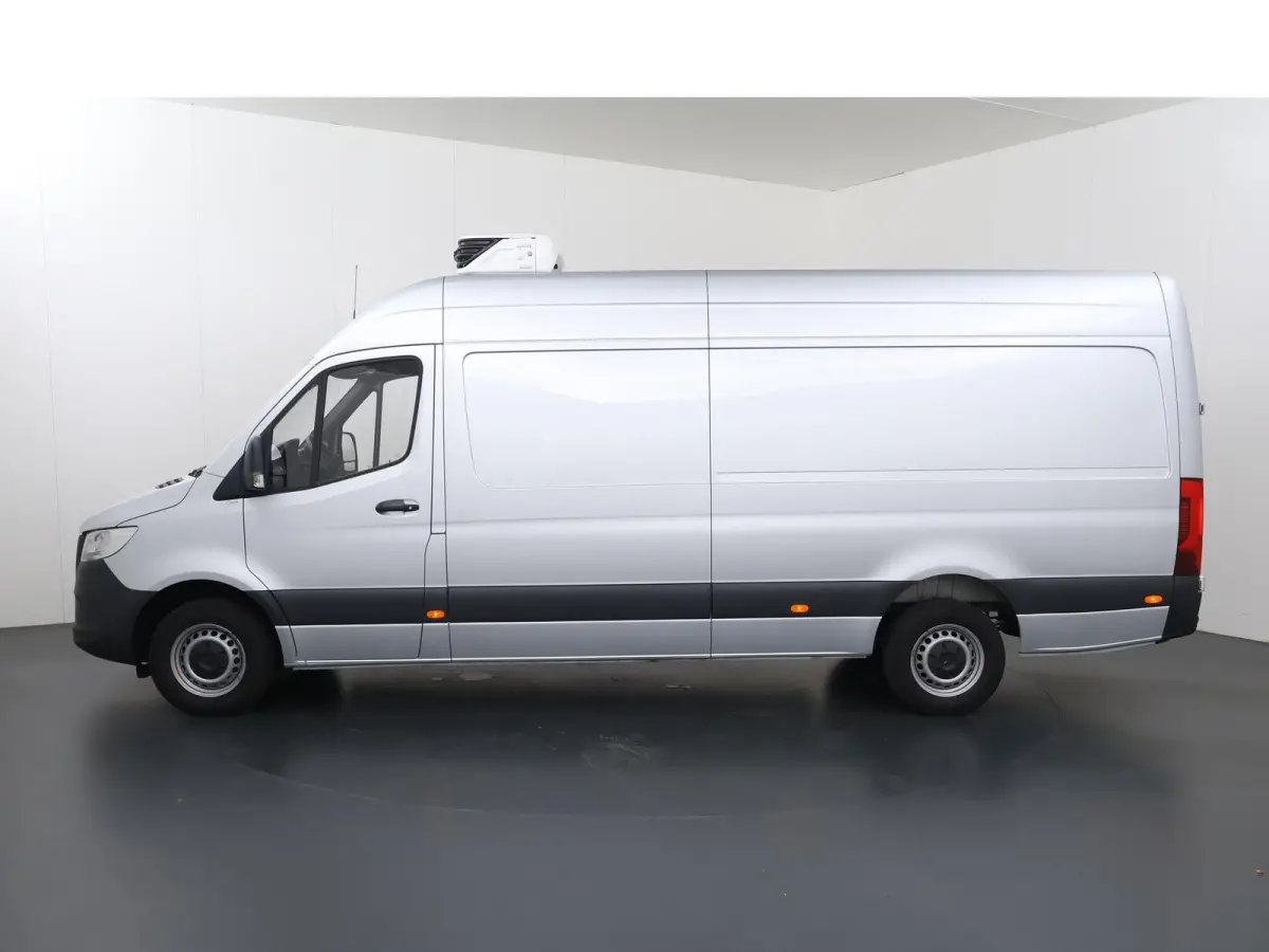 317 CDI L3 H2 | Aut. | Koelwagen | Navigatie | Parkeercamera | Airco | Keyless Go | Cruise Control | Koelwagen | Carrier | Comfortstoel en bijrijdersbank | Certified | Koel | Koelauto |